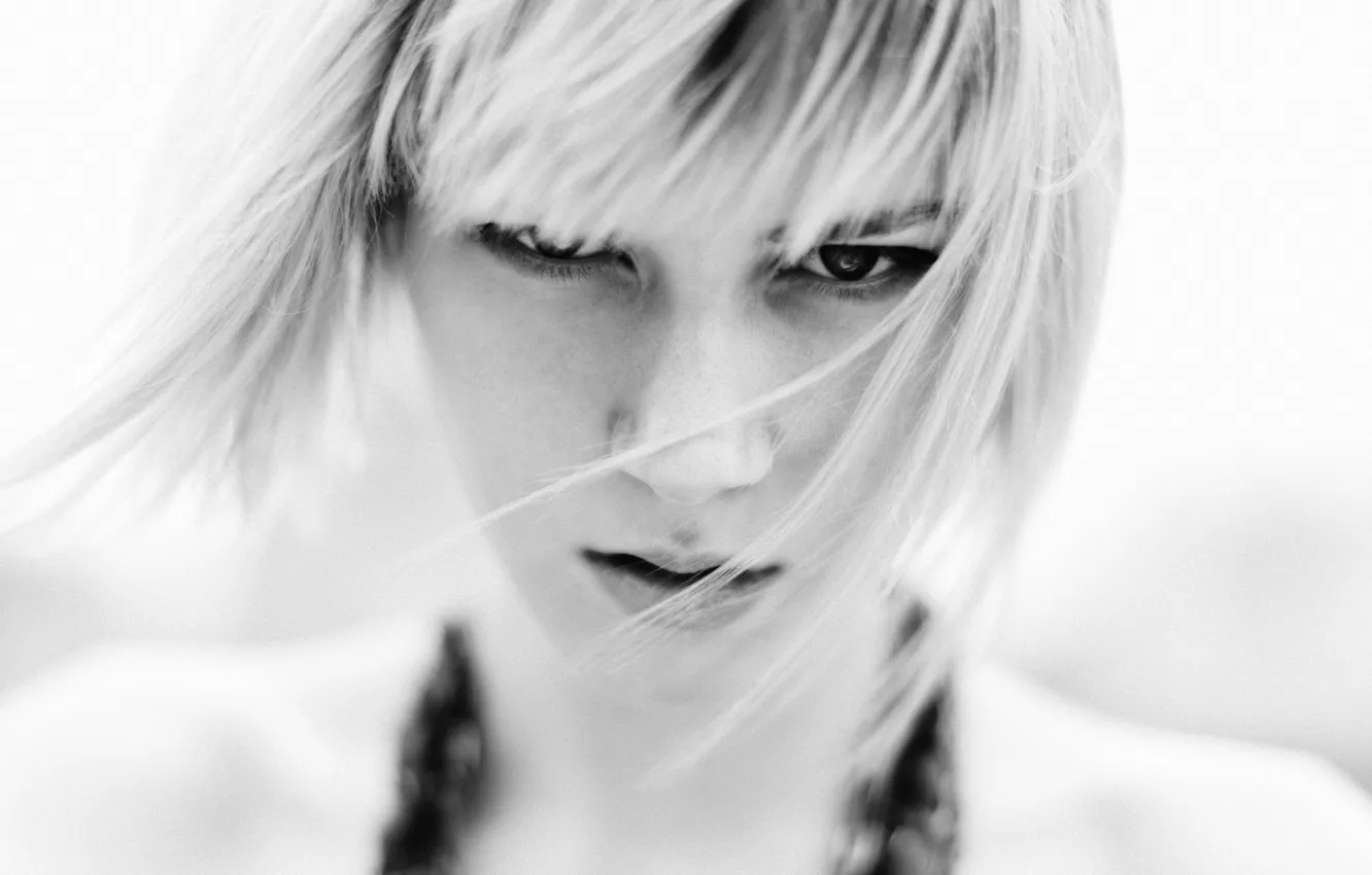 Photo wallpaper look, portrait, blonde, black and white, Kelsey Close