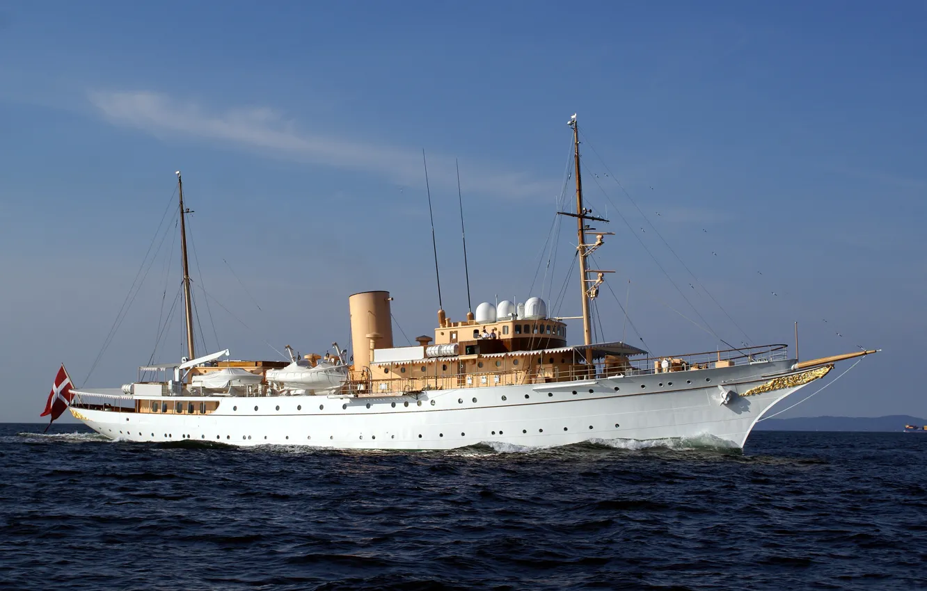 Photo wallpaper yacht, Denmark, Royal, dannebrog