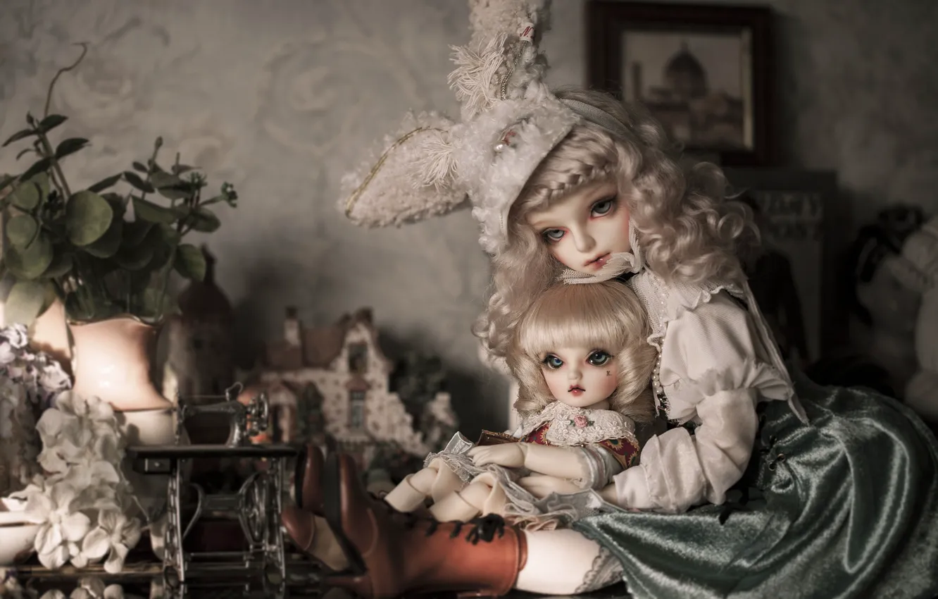 Photo wallpaper look, retro, table, background, room, wall, toy, two