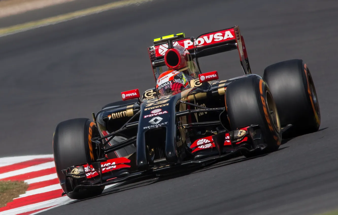 Photo wallpaper Pastor Maldonado, Lotus-Renault