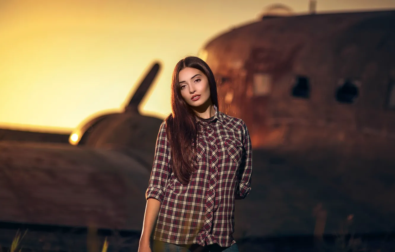 Photo wallpaper sunset, pose, the plane, background, jeans, makeup, hairstyle, shirt