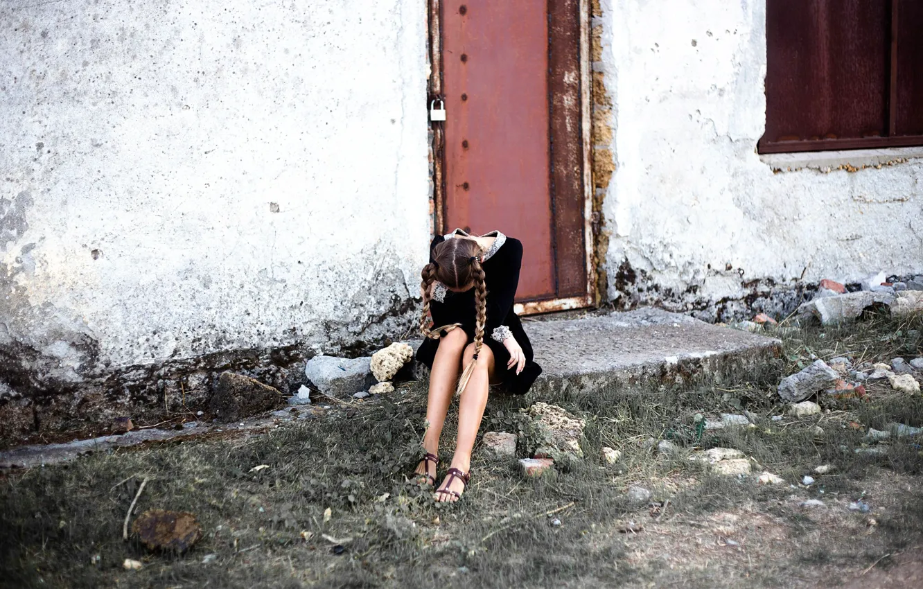 Photo wallpaper girl, castle, wall, the door, braids, form, legs