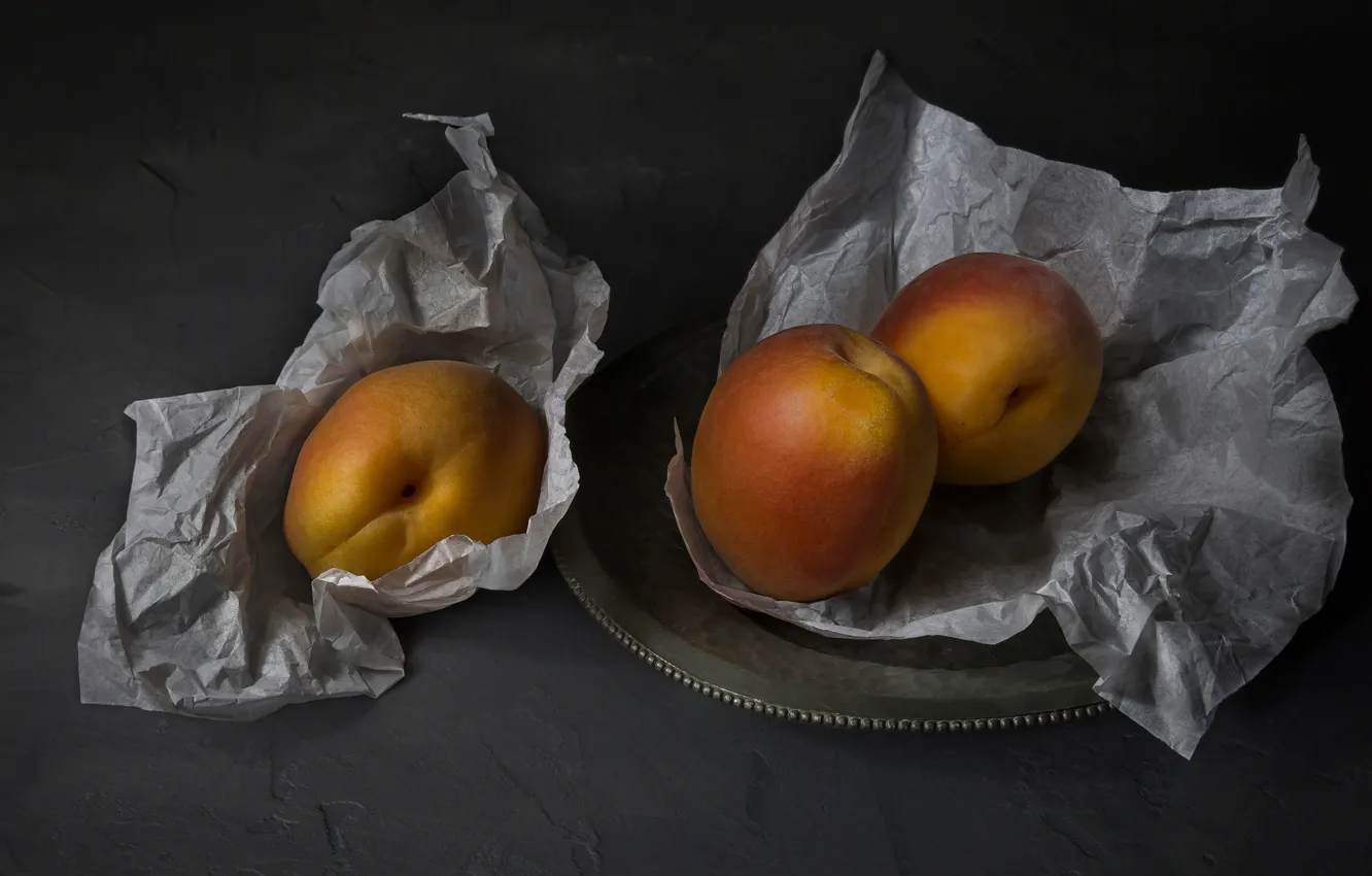 Photo wallpaper paper, the dark background, plate, fruit, still life, peaches, napkin