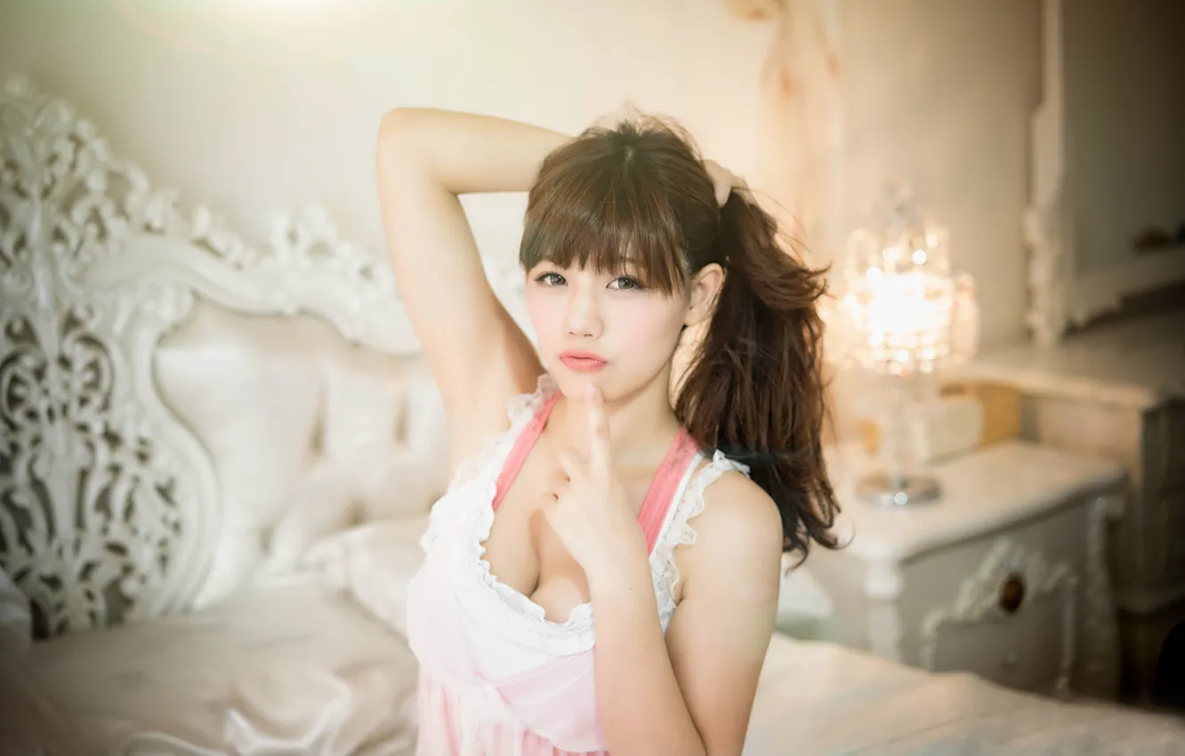 Photo wallpaper neckline, sponge, East, finger