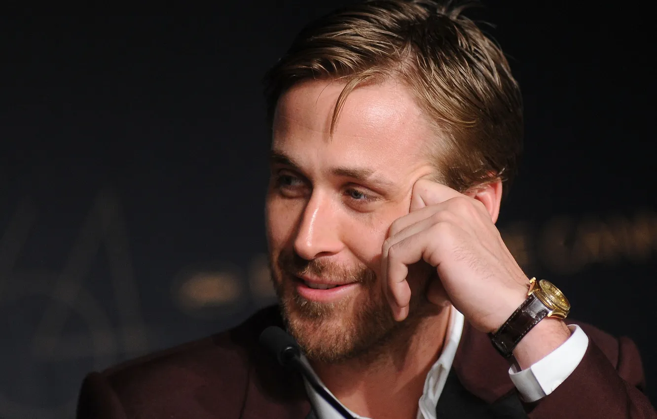 Photo wallpaper actor, portrait, beard, watch, smile, Ryan Gosling, Ryan Gosling, costume