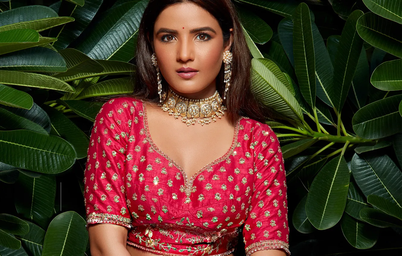 Photo wallpaper girl, smile, pose, bollywood, makeup, traditional, Jewelery, indian actress