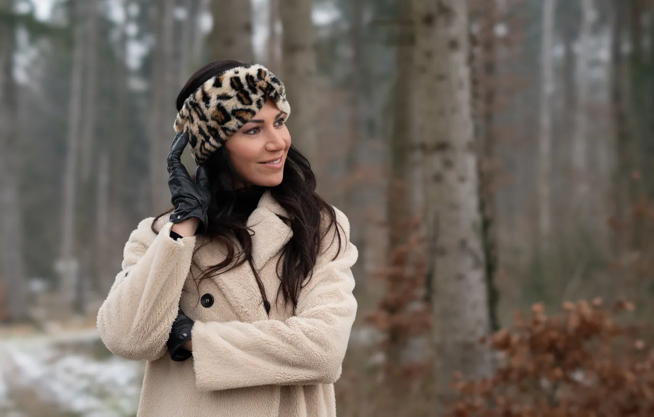 Photo wallpaper trees, pose, Park, model, hat, portrait, makeup, brunette