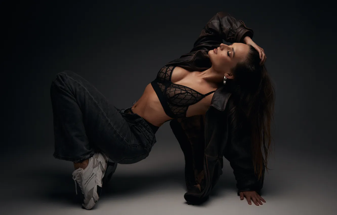 Photo wallpaper girl, jeans, cute, adorable, sneakers