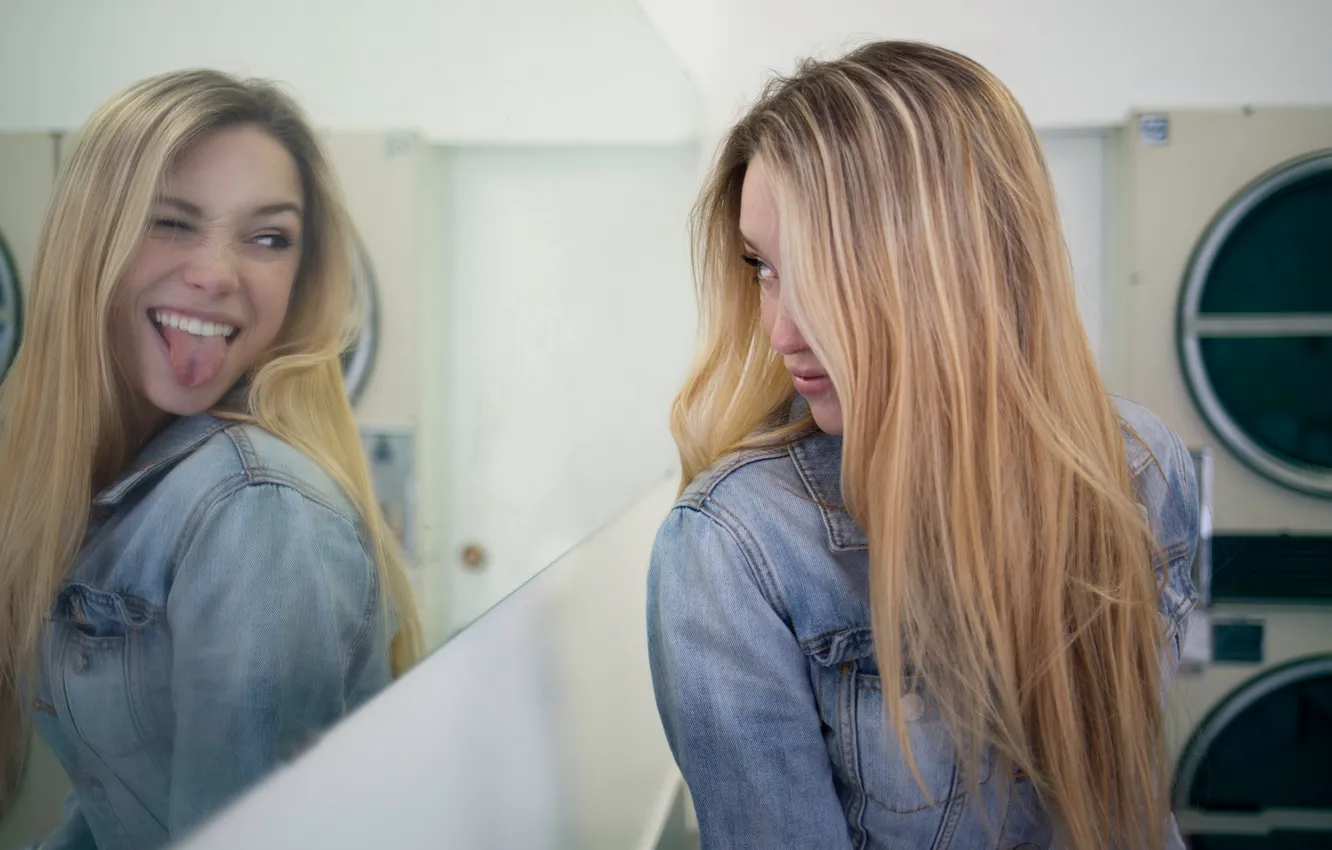 Photo wallpaper language, look, girl, reflection, mirror, Alexis Ren