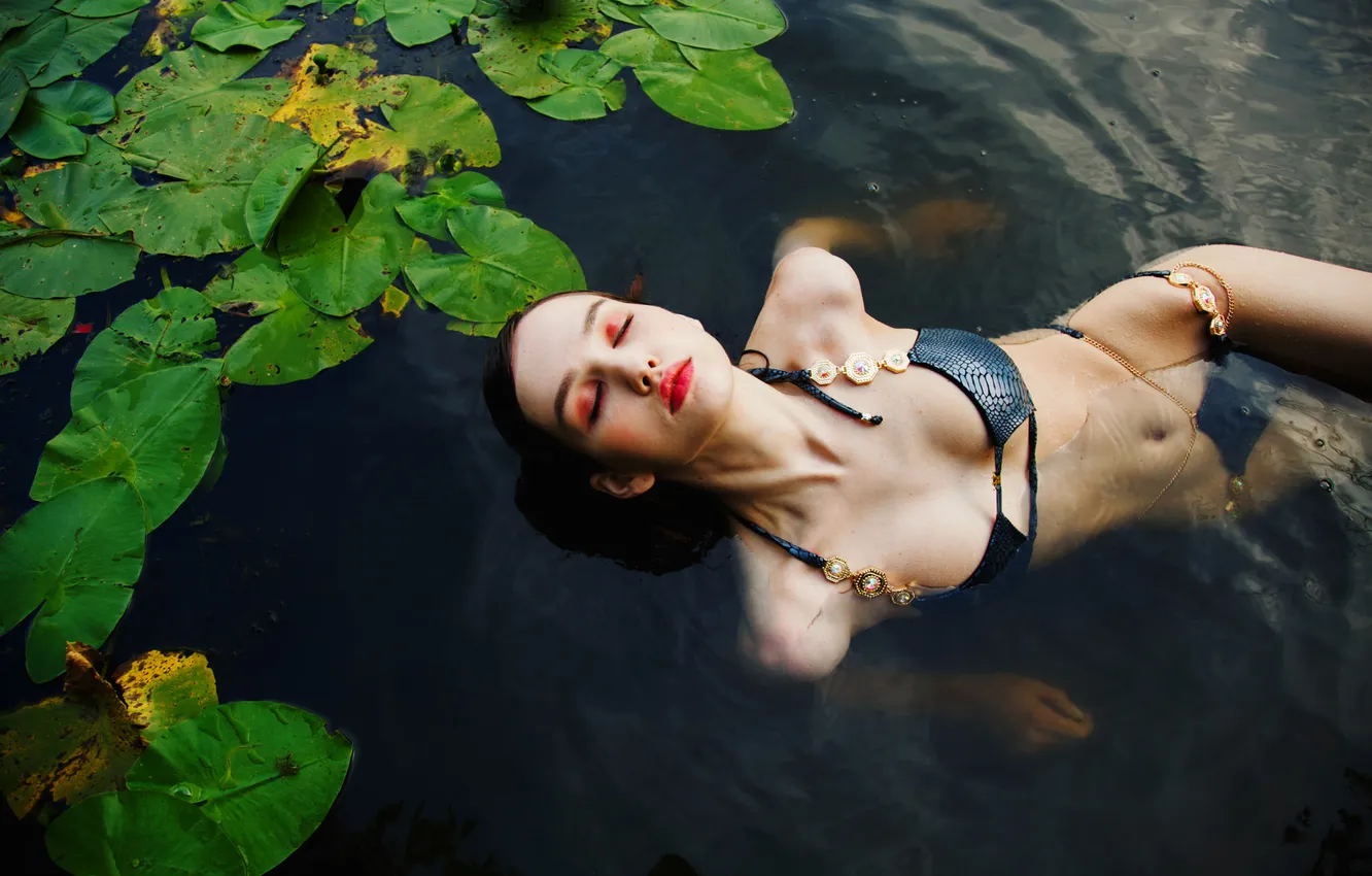 Photo wallpaper chest, leaves, water, girl, nature, pose, lake, pond