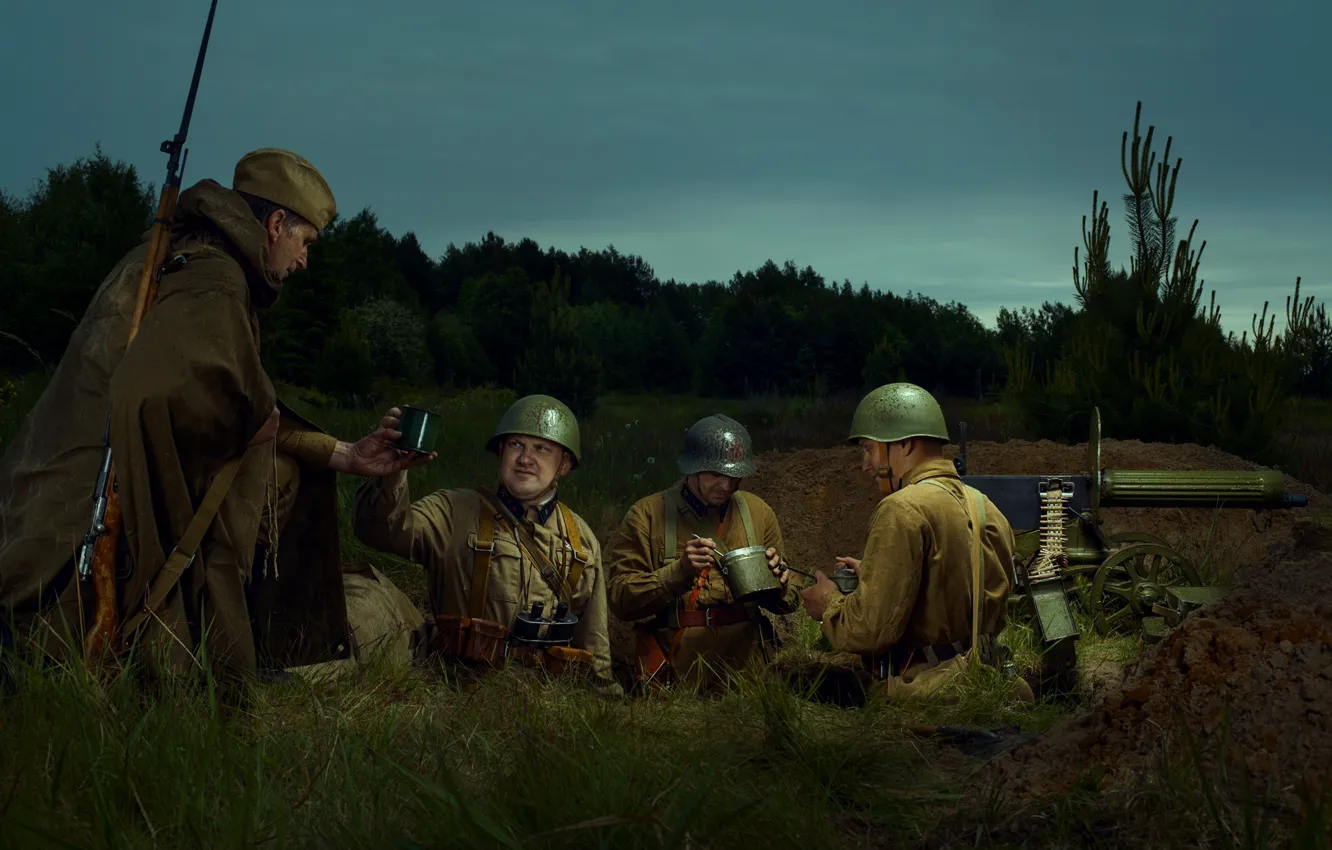 Photo wallpaper war, soldiers, May 9, machine gun, for the holiday of the great victory, Banner