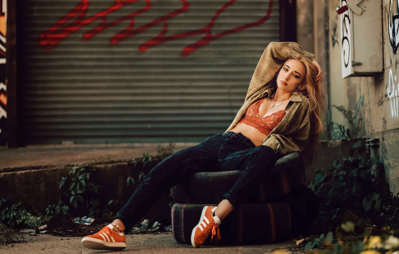 Photo wallpaper girl, pose, yard