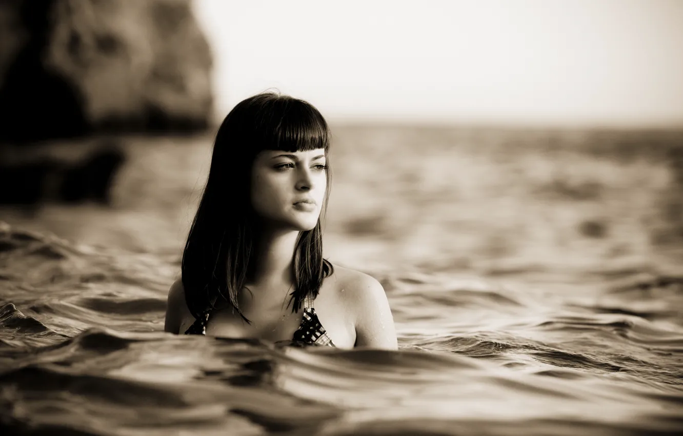 Photo wallpaper sea, water, girl, black and white