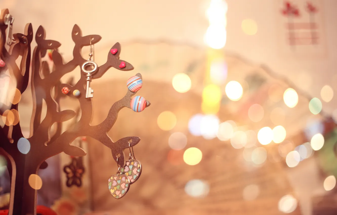 Photo wallpaper earrings, key, hearts, different