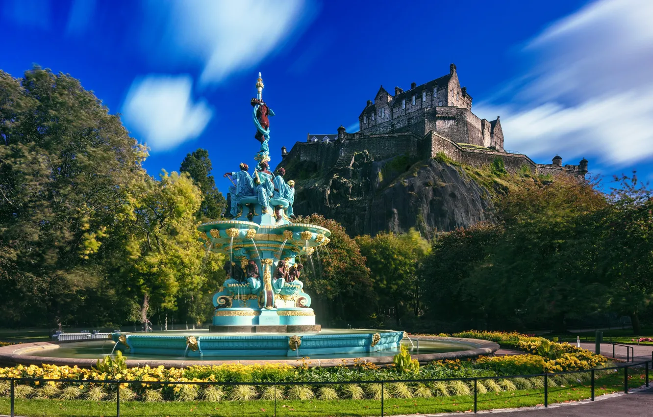 Photo wallpaper trees, Park, castle, rocks, Scotland, fountain, Scotland, Edinburgh