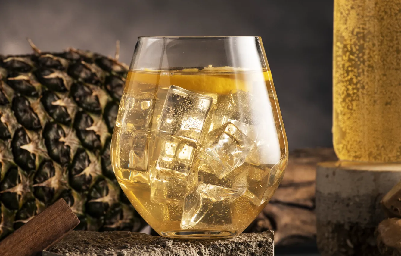 Photo wallpaper glass, cocktail, pineapple