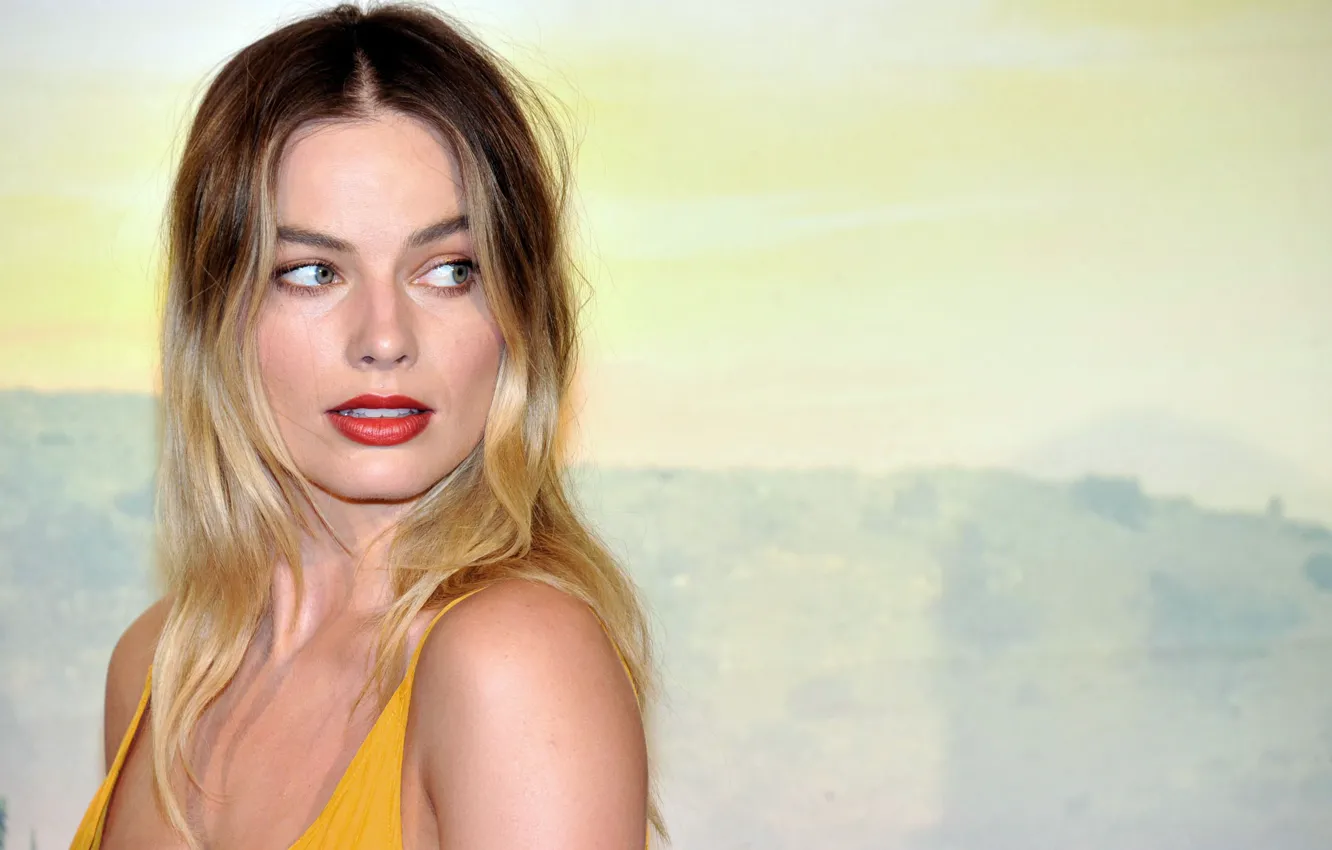 Photo wallpaper look, actress, Margot Robbie