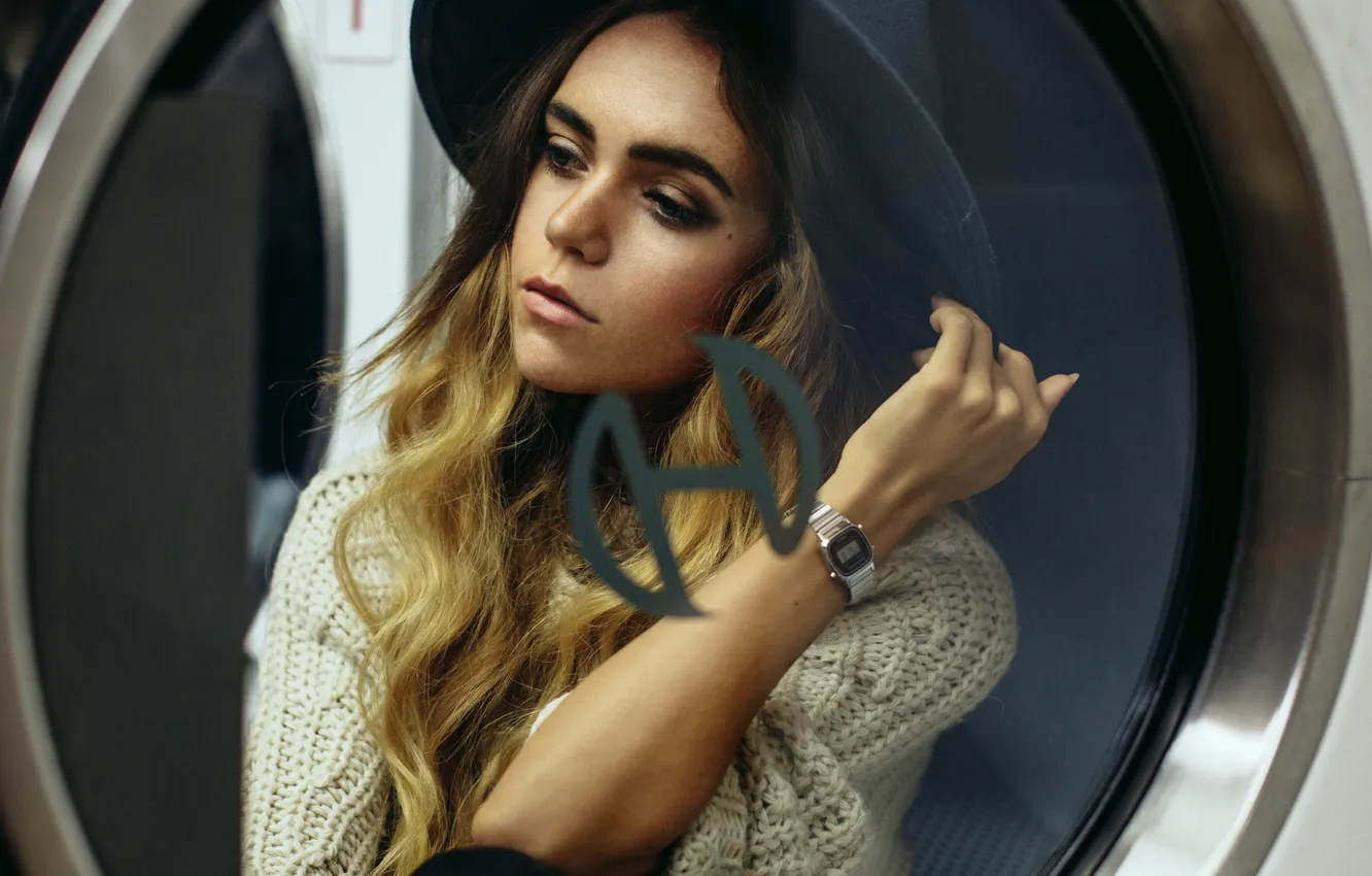 Photo wallpaper girl, watch, hat, blonde