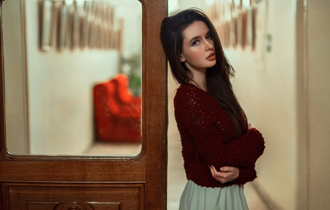 Photo wallpaper model, women, brunette, green dress, sweater, arms crossed, women indoors, Marina Kapitsa