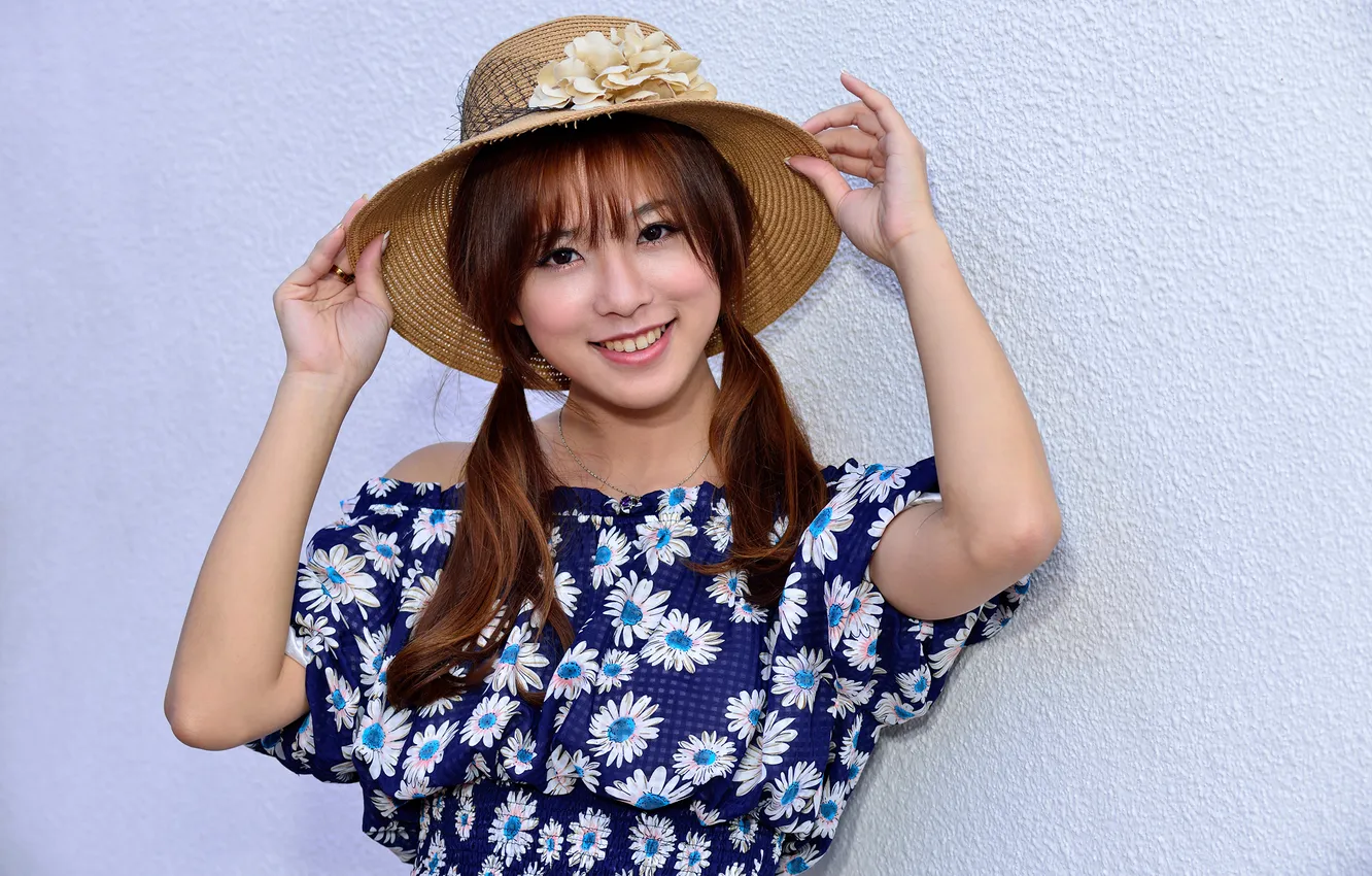 Photo wallpaper look, pose, background, model, portrait, hat, hands, makeup