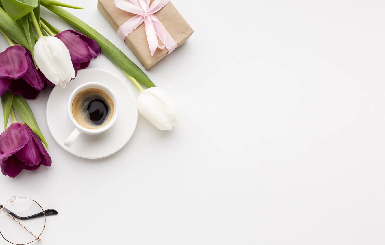 Photo wallpaper tulips, coffee, gift
