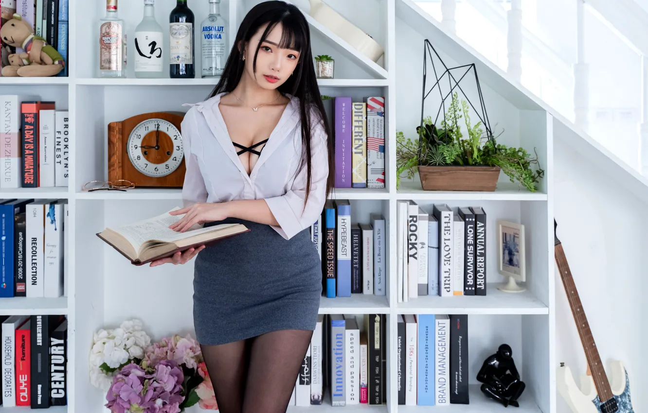 Photo wallpaper look, brunette, book, Asian