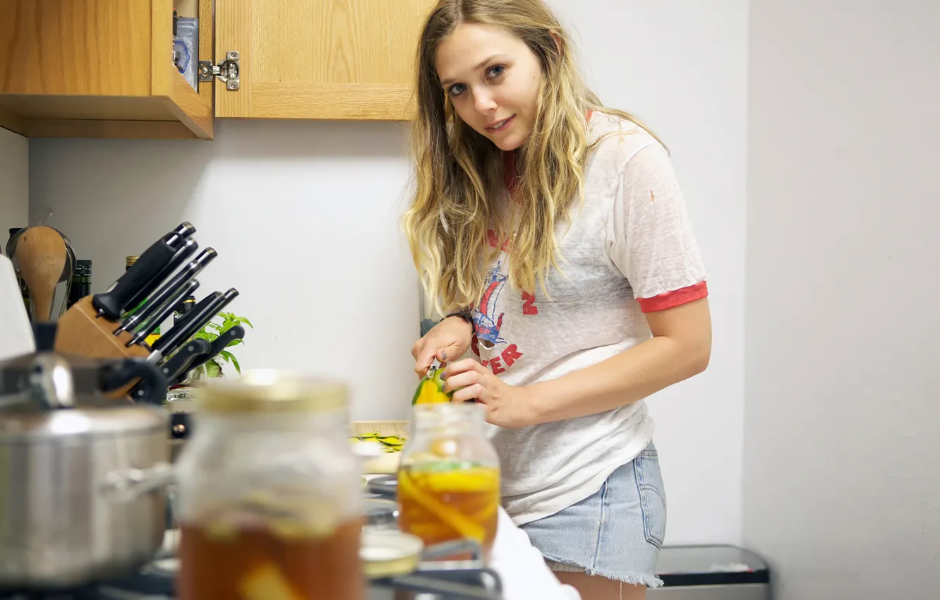 Photo wallpaper home, kitchen, photoshoot, Elizabeth Olsen, 5-Minutes With Franny