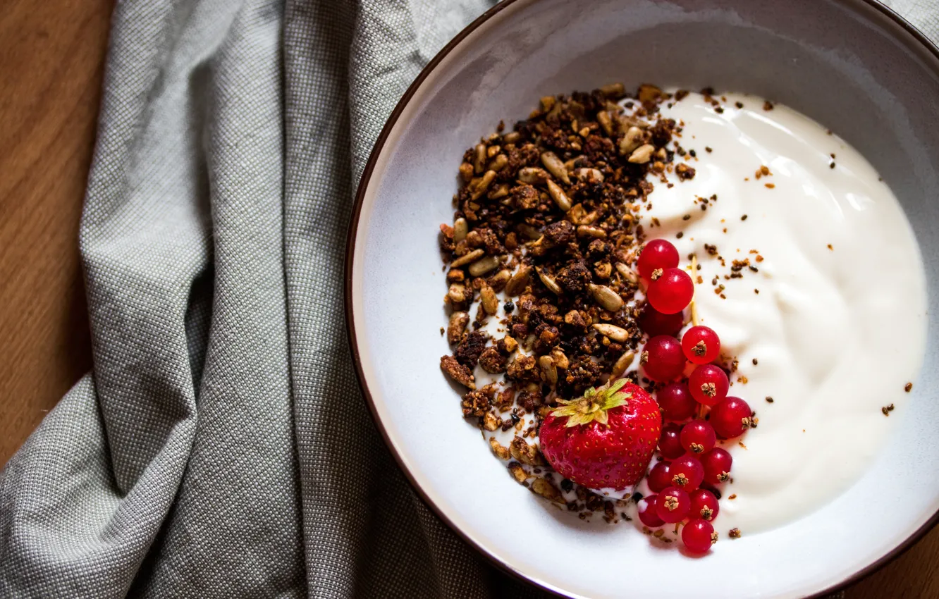 Photo wallpaper berries, food, bowl, Breakfast, cream, strawberry, plate, fabric