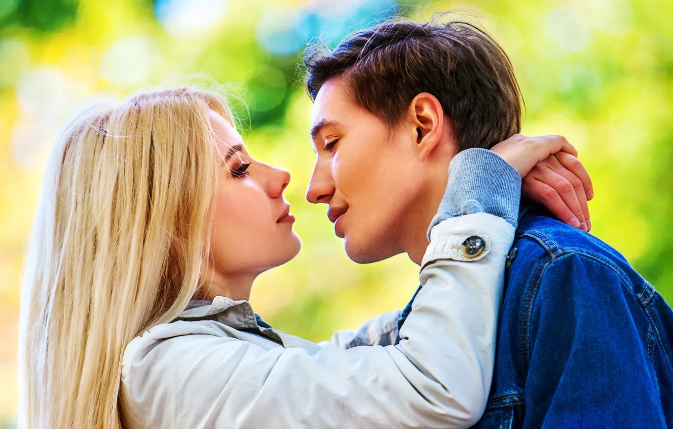 Photo wallpaper look, girl, love, face, background, hugs, jacket, blonde