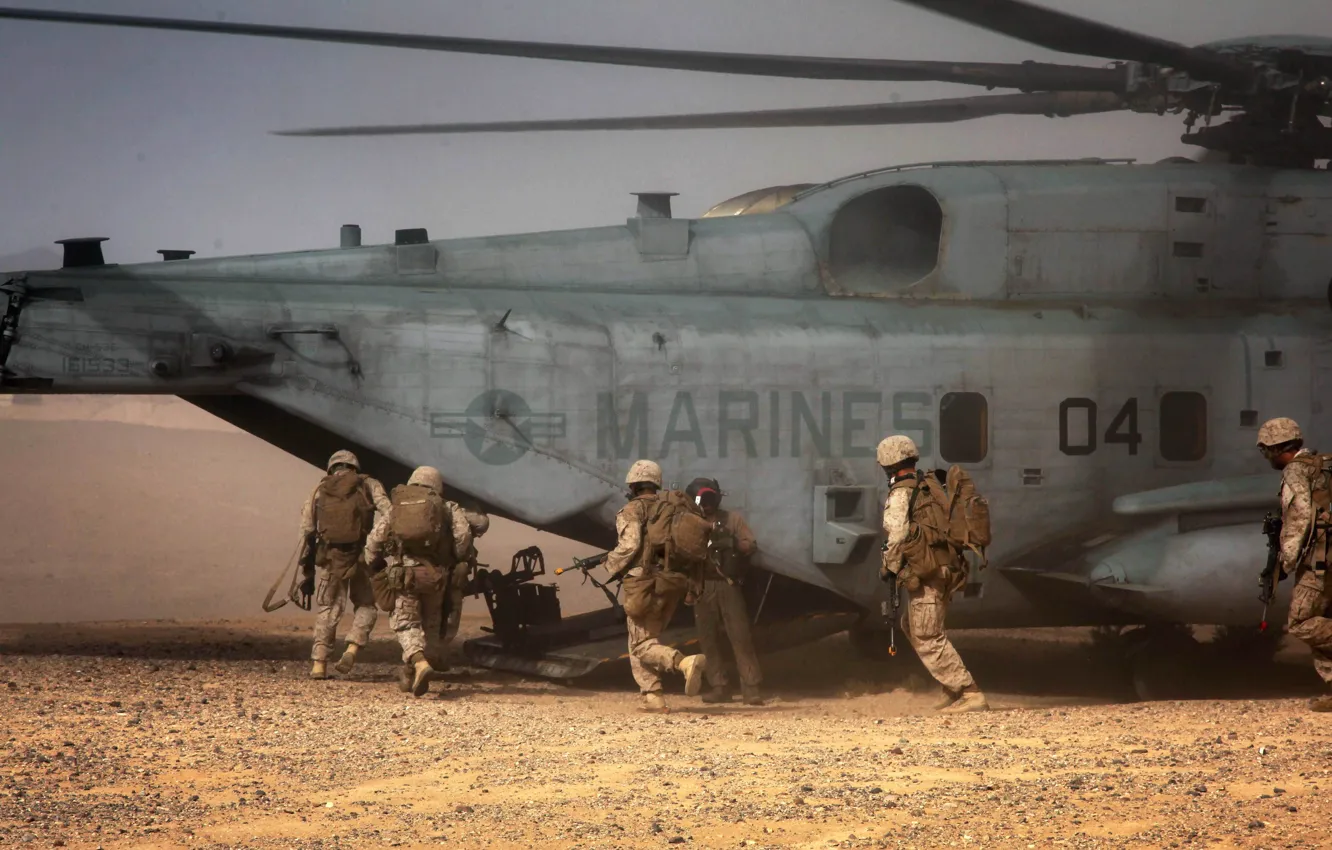 Photo wallpaper desert, soldiers, helicopter, military, Sikorsky, transport, heavy, Marines