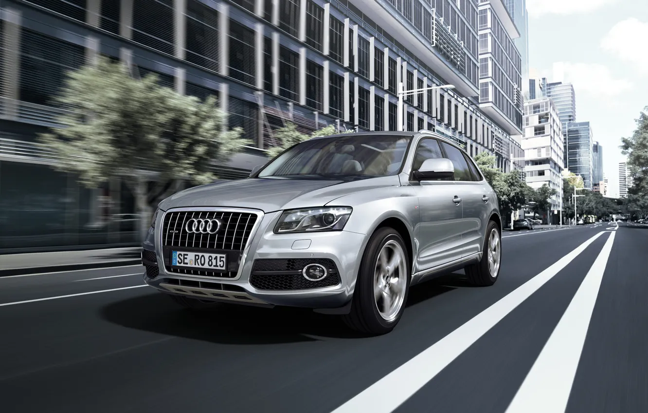 Photo wallpaper road, the city, Downtown, AudiQ5