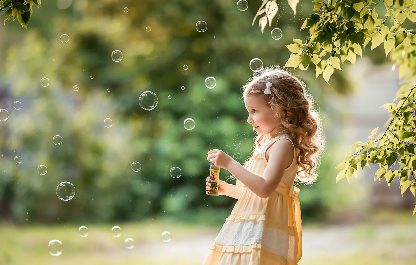 Photo wallpaper summer, leaves, branches, nature, the game, bubbles, girl, child