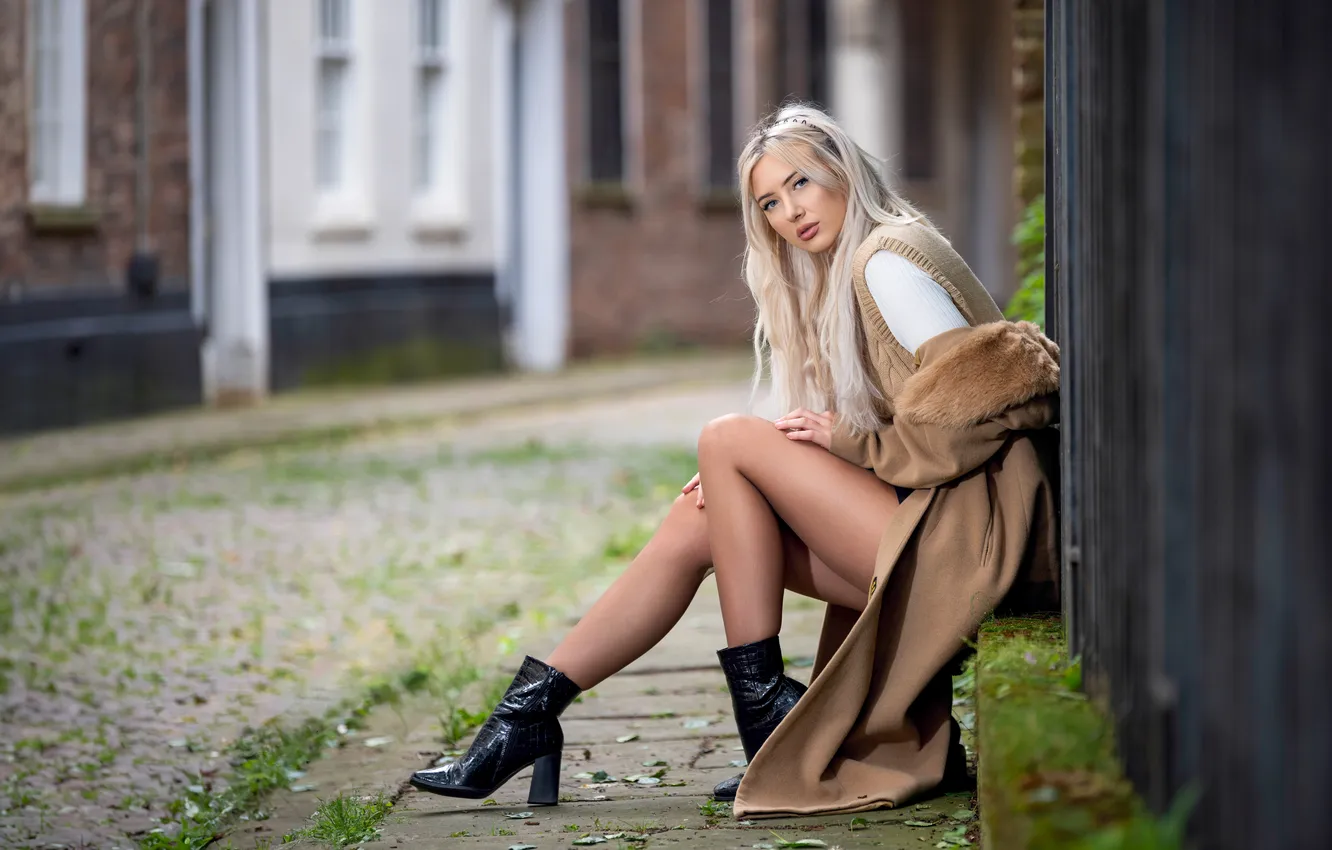 Photo wallpaper look, blonde, boots, beauty, beautiful, coat, Daria, beautiful legs