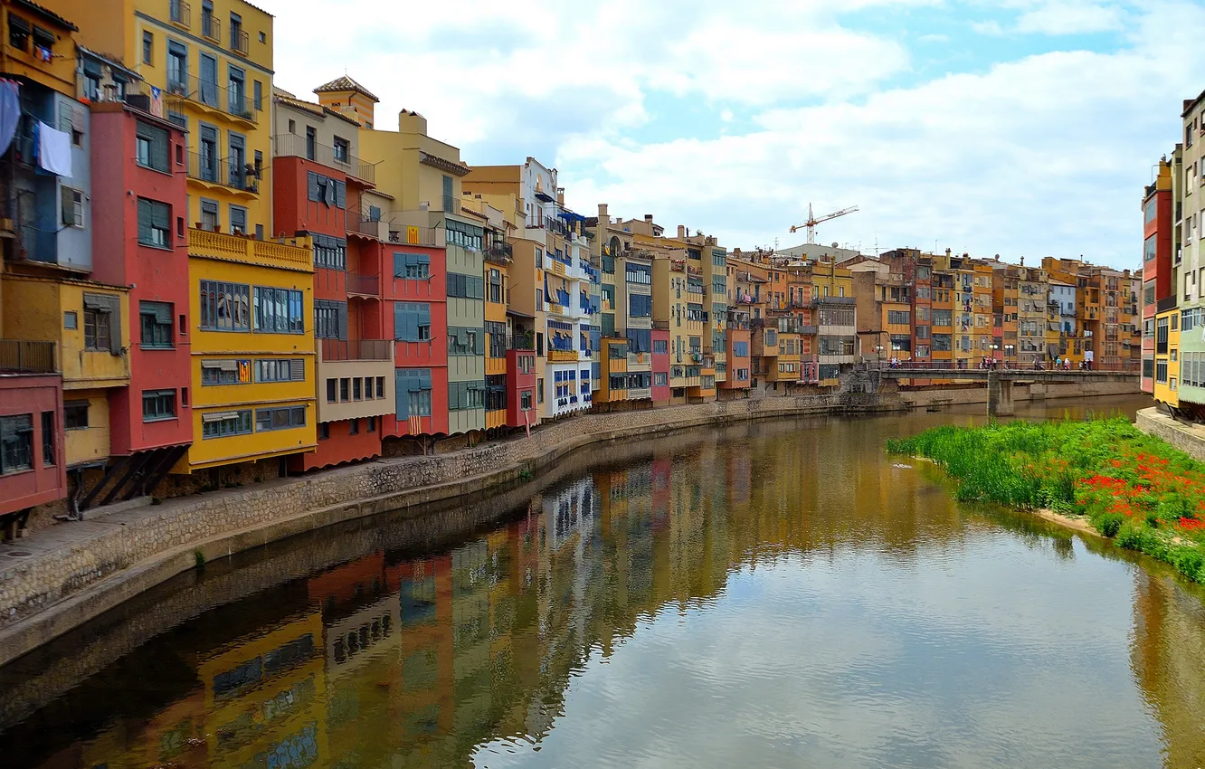 Photo wallpaper the sky, river, home, Spain, Girona