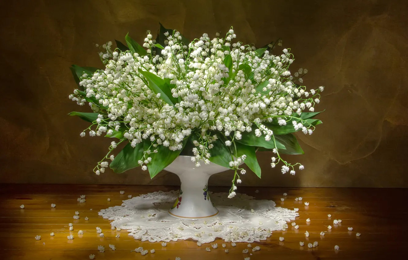 Wallpaper bouquet, vase, lilies of the valley, napkin for mobile and