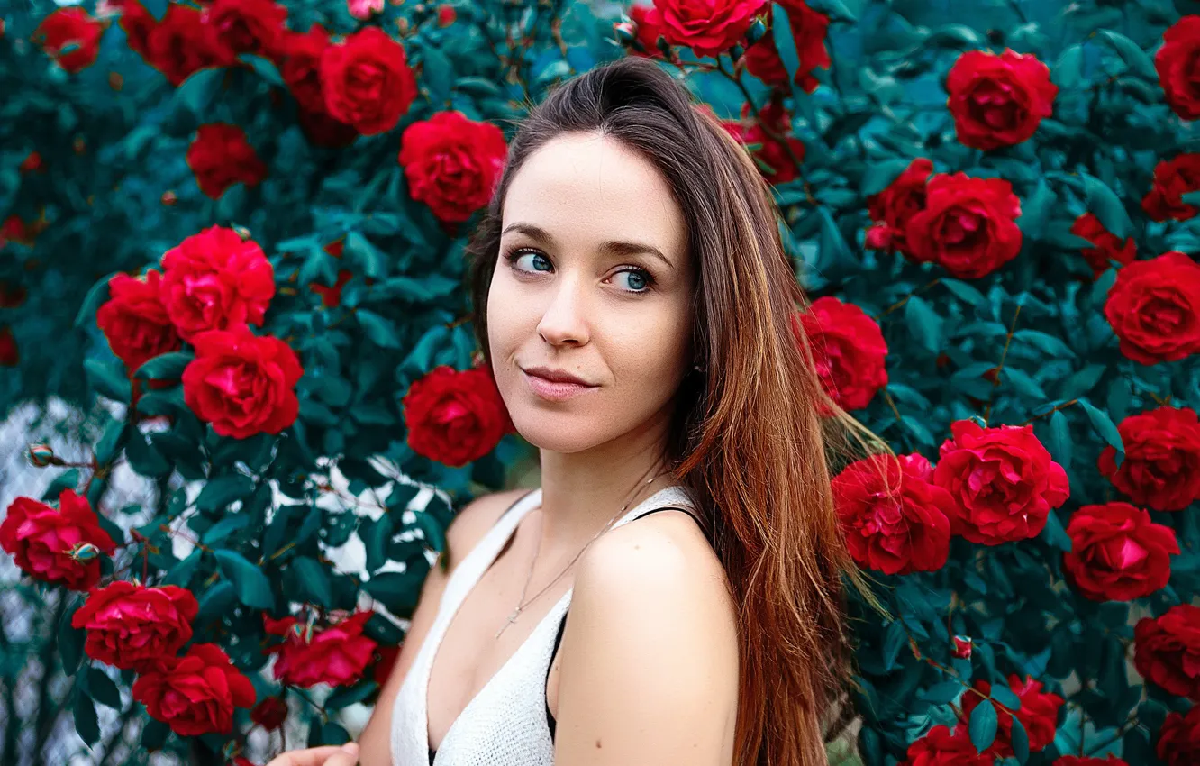 Photo wallpaper girl, flowers, sweetheart, portrait, roses, garden, red, brown hair