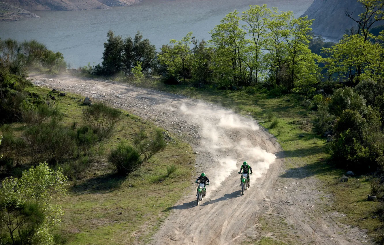 Photo wallpaper trees, lake, track, dust, racer, racing