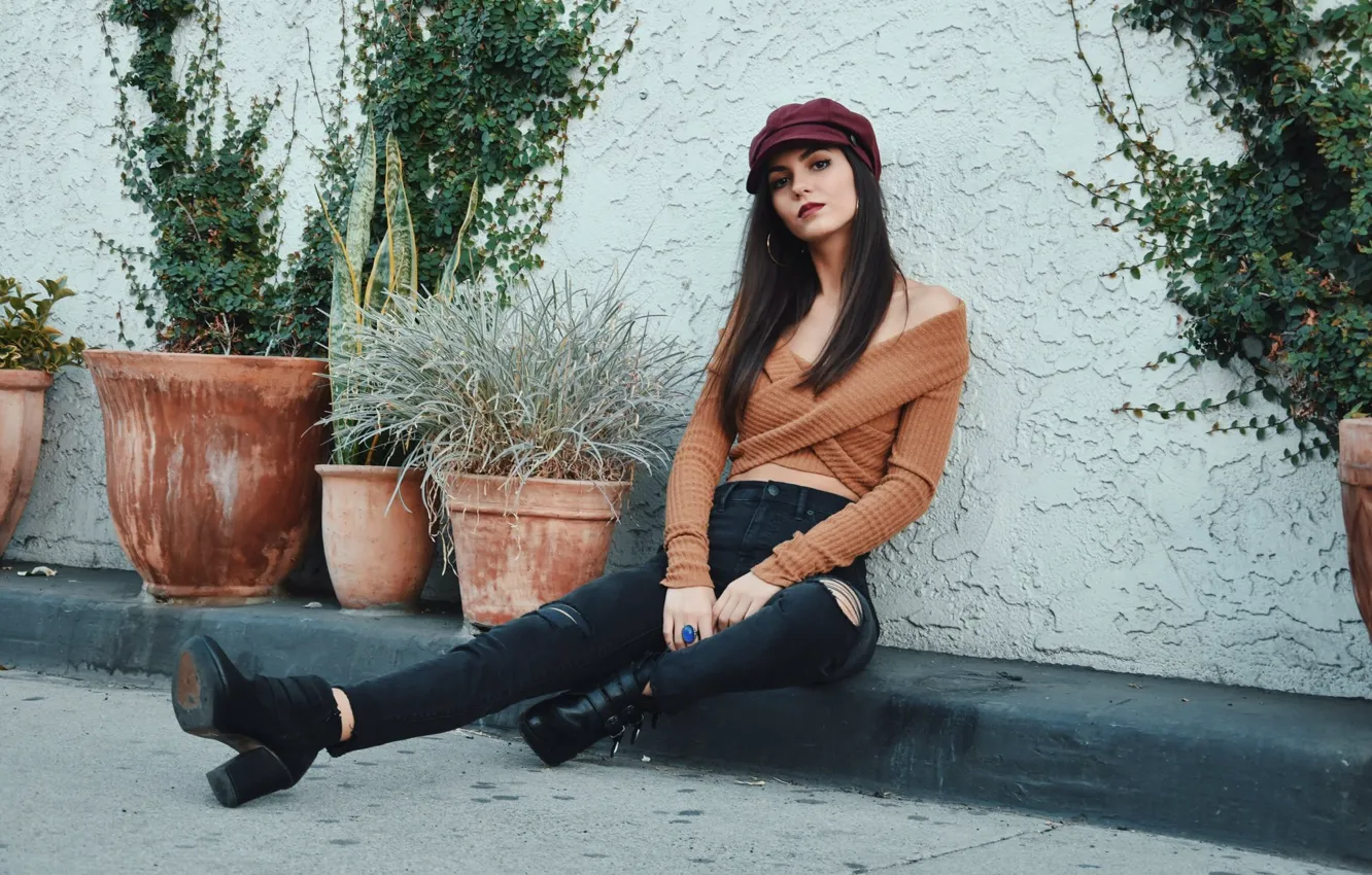 Photo wallpaper look, girl, actress, brunette, beautiful, sitting, Victoria Justice, Victoria Justice