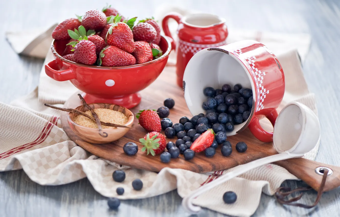 Photo wallpaper berries, Board, blueberries, strawberry, dishes, vanilla, Anna Verdina