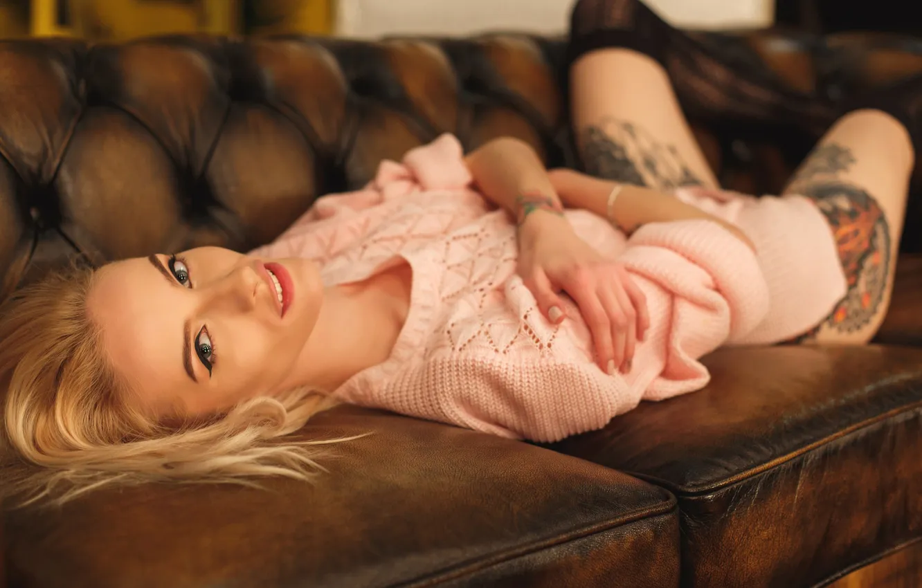 Photo wallpaper girl, sexy, smile, sofa, Wallpaper, sweetheart, model, bright