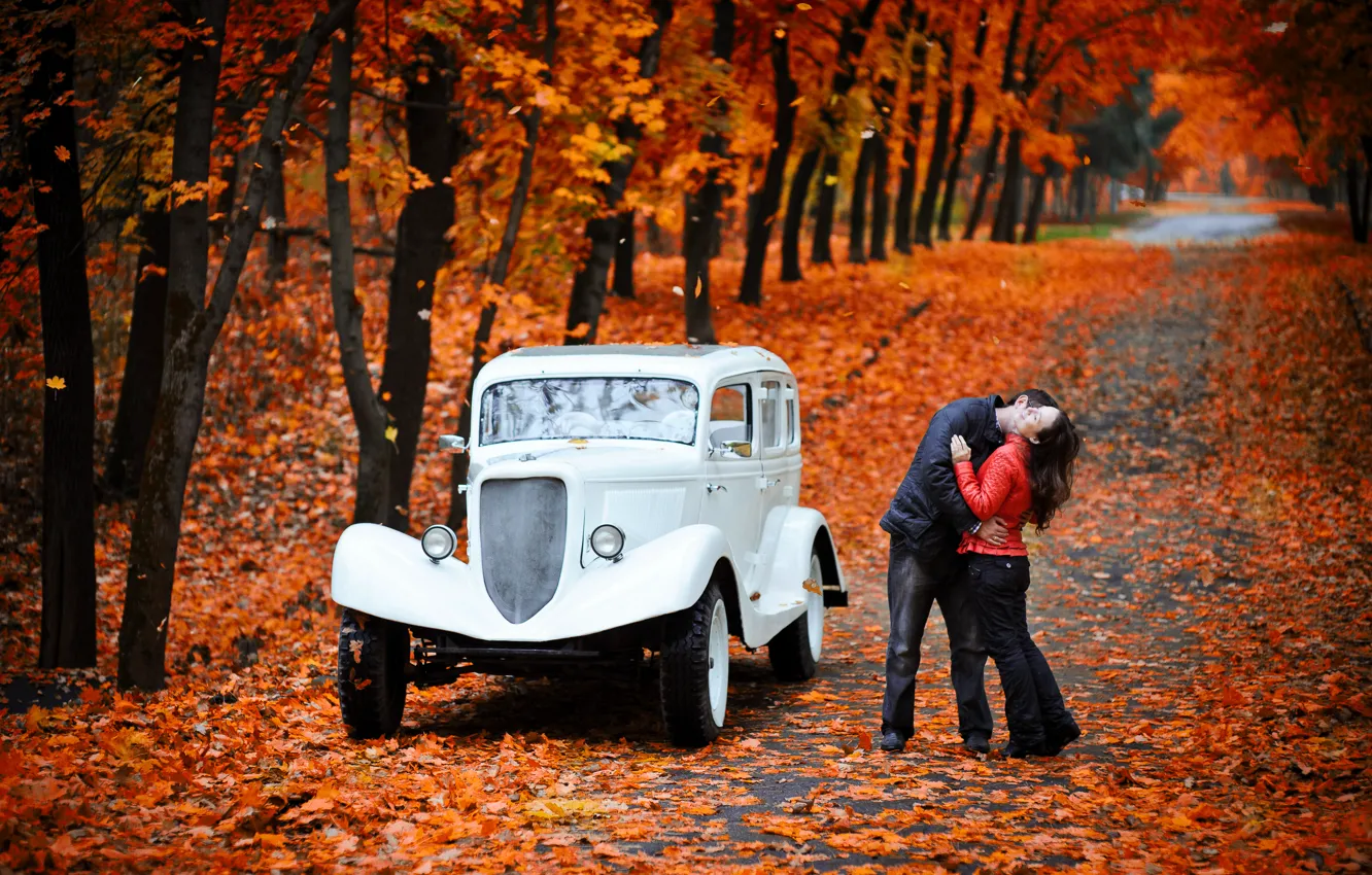 Photo wallpaper autumn, Park, background, Wallpaper, romance, kiss, emka, GAZ M1