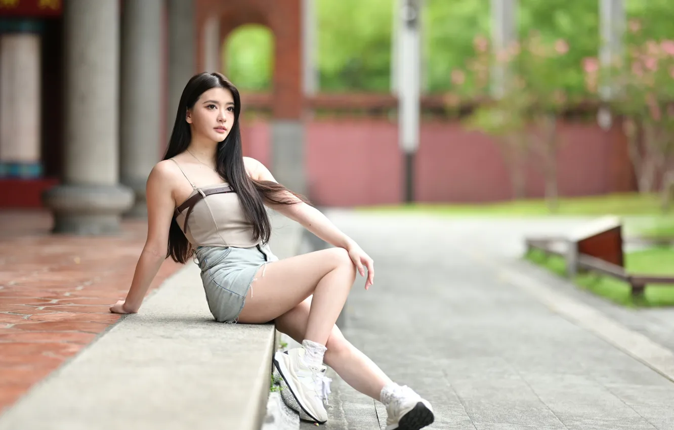 Photo wallpaper pose, model, shorts, portrait, makeup, figure, brunette, hairstyle