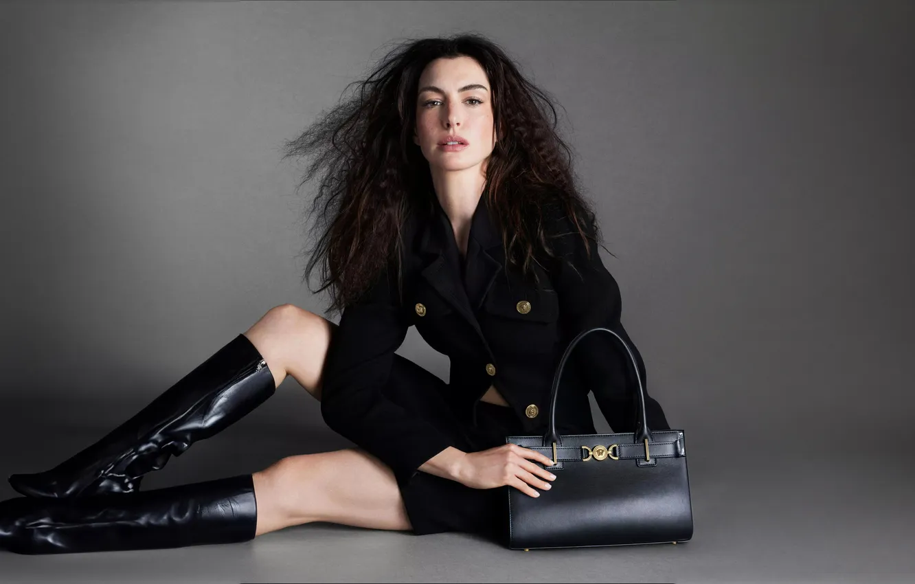 Photo wallpaper Anne Hathaway, icons, Versace