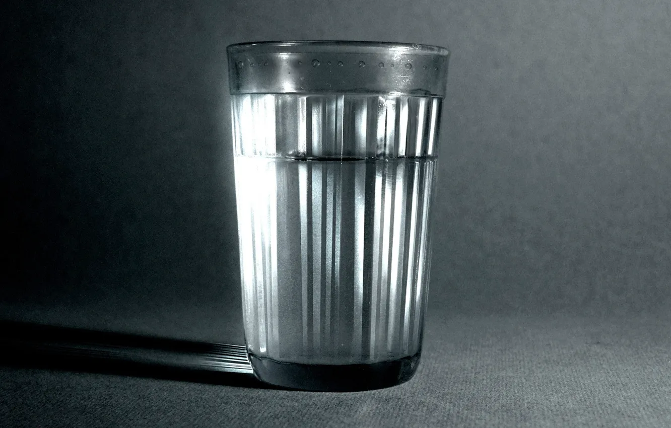 Photo wallpaper shadow, faceted glass