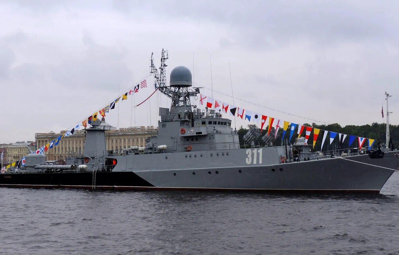 Photo wallpaper rain, holiday, ship, flag, anti-submarine, colorization, "Kazanets"