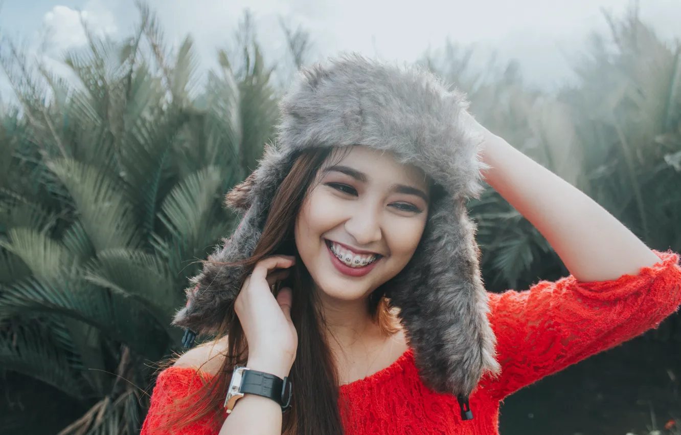 Photo wallpaper joy, smile, palm trees, Asian, smile, palm trees, joy, red jacket