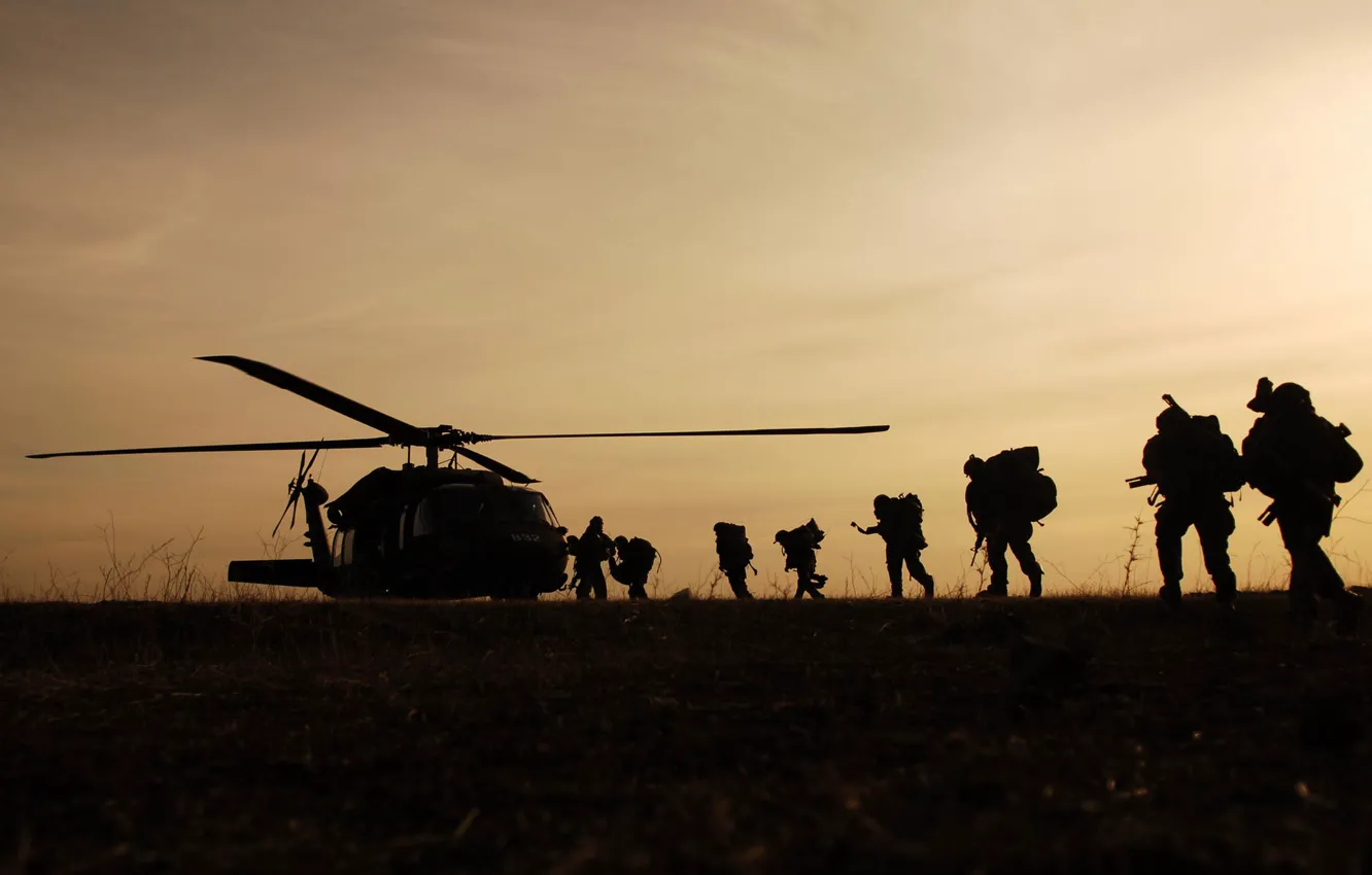 Photo wallpaper soldiers, helicopter, landing, military, Night Hawk