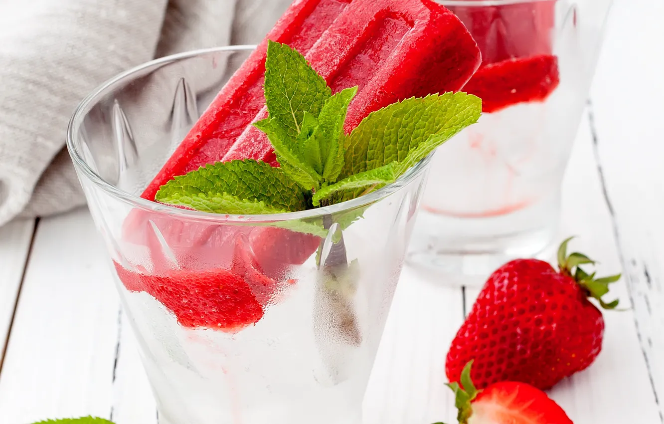 Photo wallpaper glass, ice, strawberry, ice cream, mint, dessert, sweet