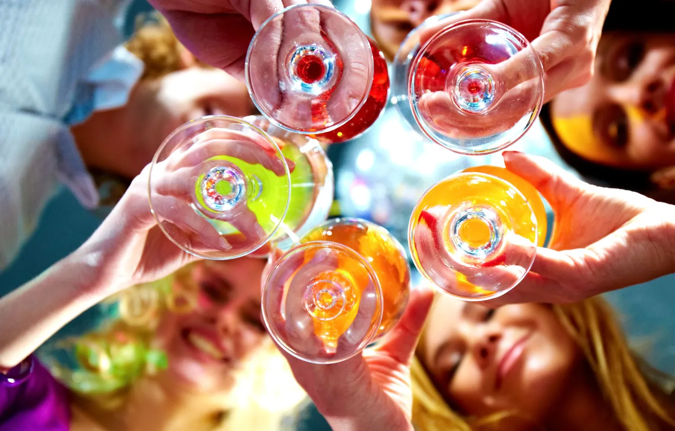 Photo wallpaper girl, glass, cocktail, friend