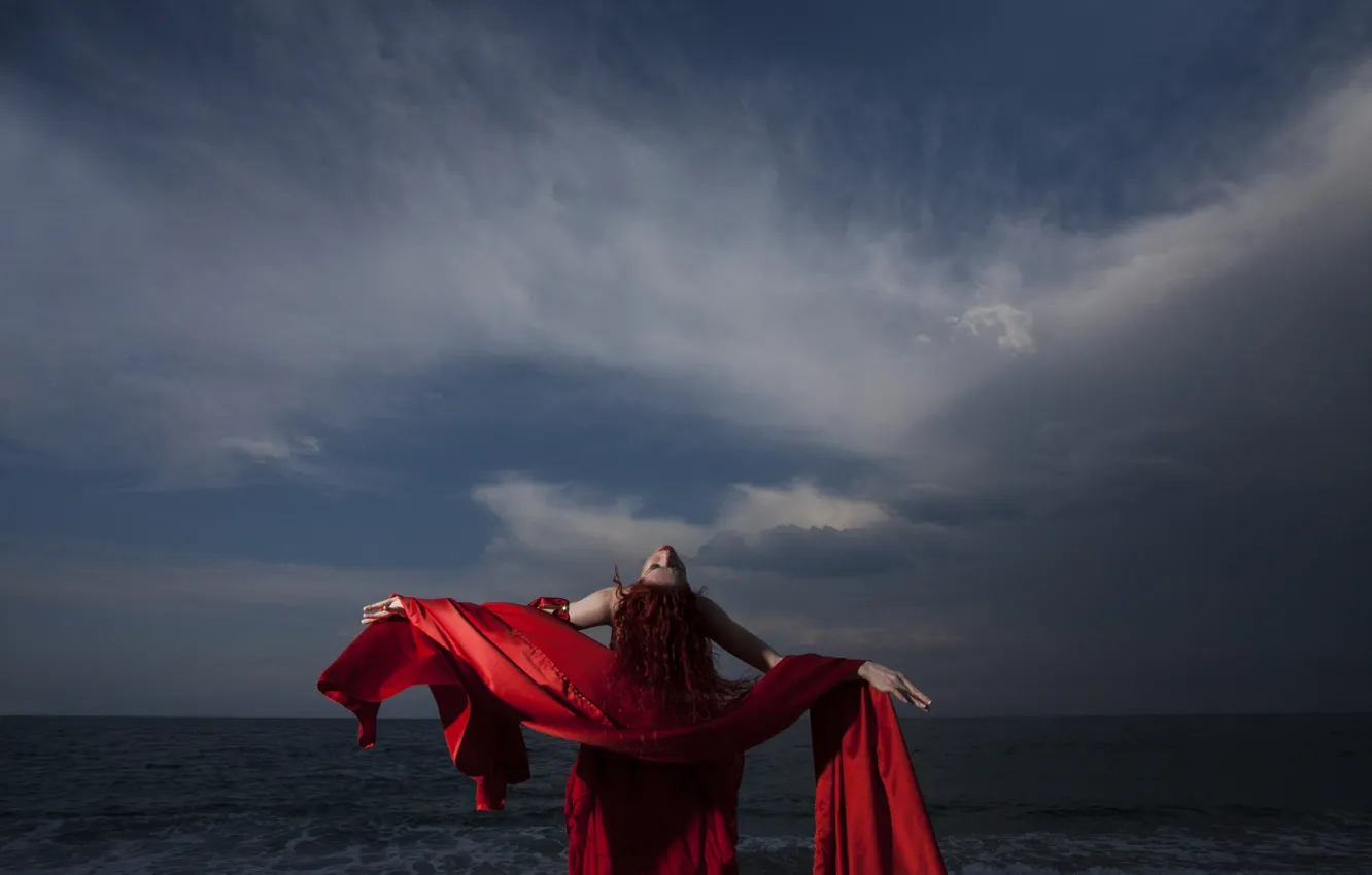 Photo wallpaper sea, girl, clouds, clouds, face, pose, overcast, shore
